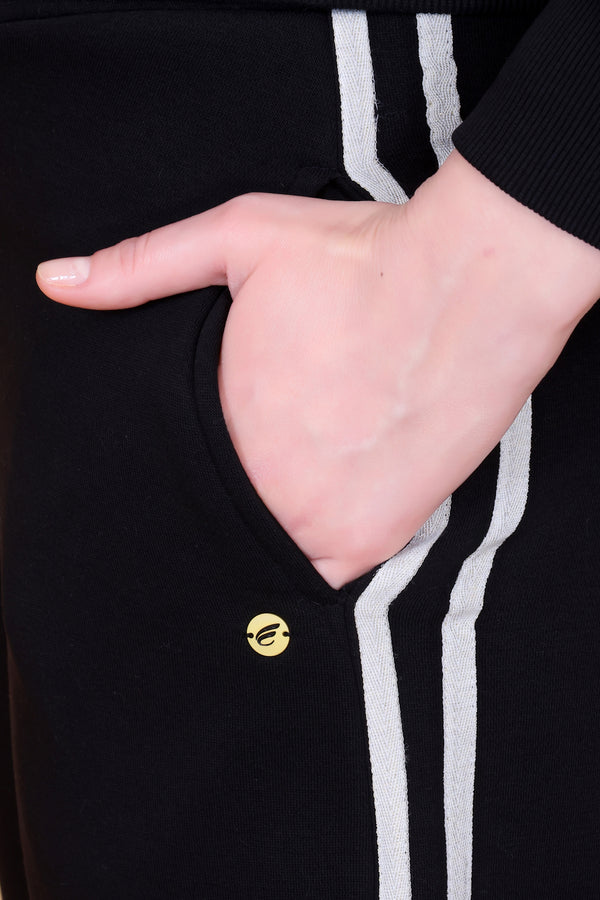 Femea Women’s Stylish Zip-Up Tracksuit Set with Contrast Panel Design